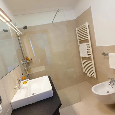 Lamm Hotel 3*